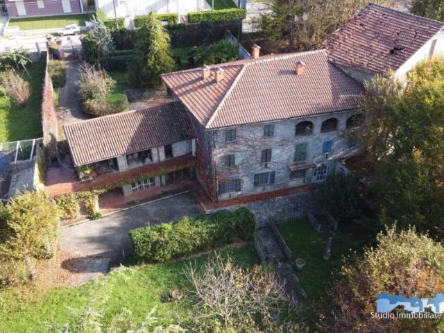 Casa indipendente in vendita a Cortemilia via La Pieve 4