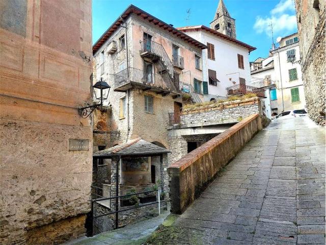 Casa indipendente in vendita a Cosio d'Arroscia IM