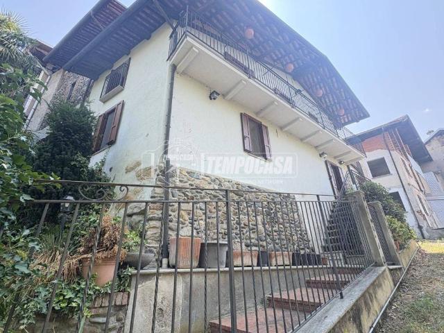 Casa indipendente in vendita a Cossato BI