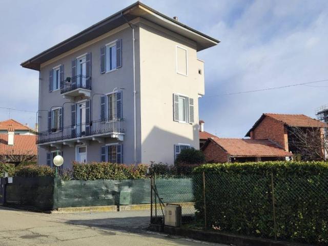 Casa indipendente in vendita a Cossato BI