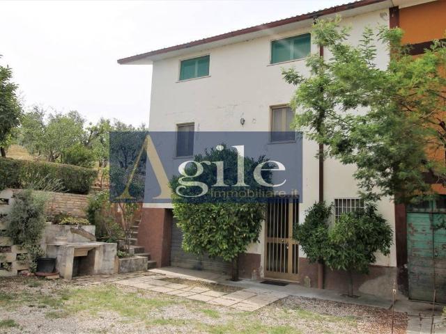 Casa indipendente in vendita a Cossignano AP