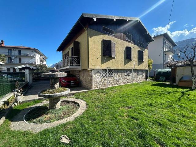 Casa indipendente in vendita a Costa Volpino BG