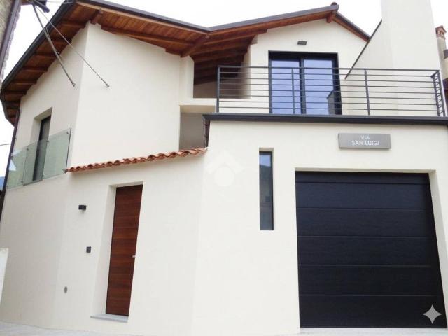 Casa indipendente in vendita a Costa Volpino BG