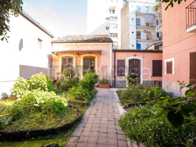 Casa indipendente in vendita a Catania via della Carvana, 13 15, Gioeni