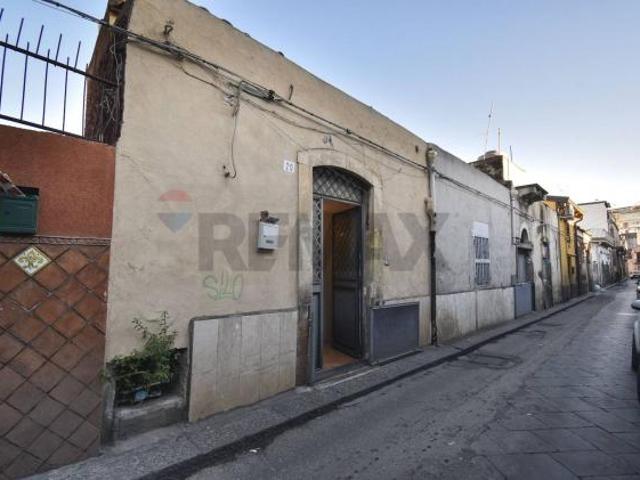 Casa Indipendente in vendita a Catania, Viale Rapisardi