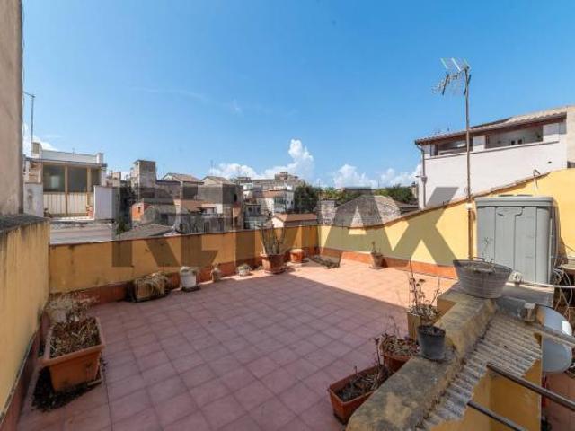 Casa Indipendente in vendita a Catania, Centro Storico