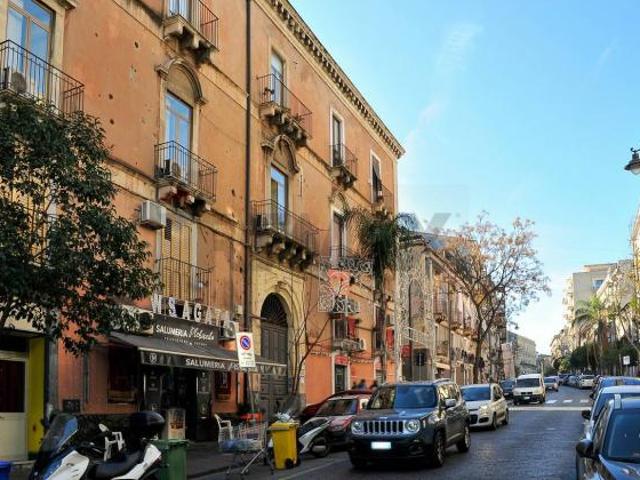 Casa Indipendente in vendita a Catania, Centro Storico