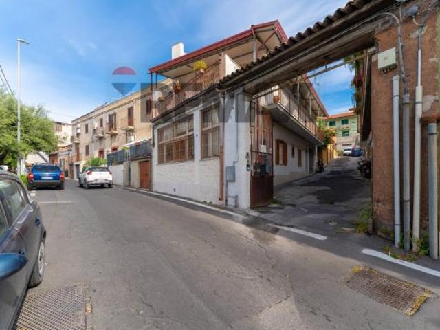 Casa Indipendente in vendita a Catania, San Nullo