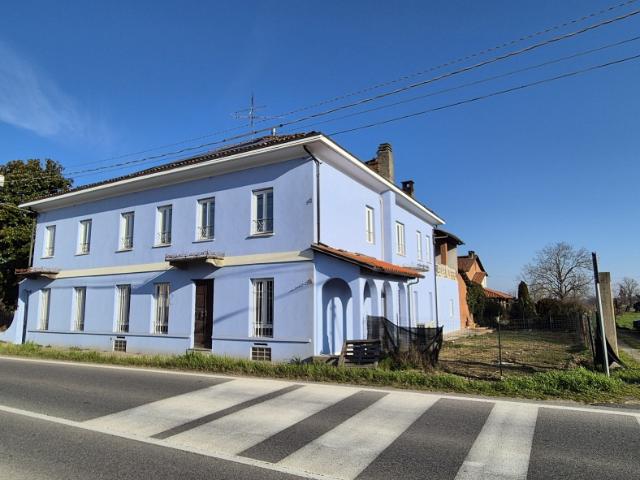 CASA INDIPENDENTE in VENDITA a CAVAGNOLO di 10 vani
