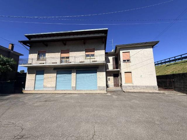 Casa indipendente in vendita a Cavaria con Premezzo VA