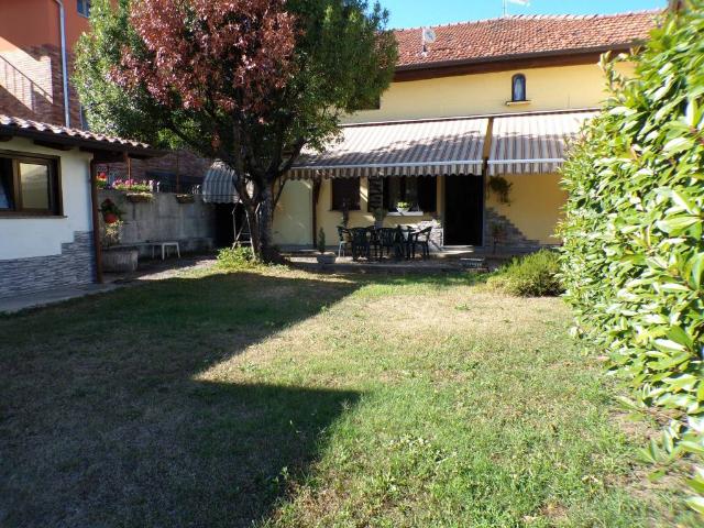 Casa indipendente in vendita a Cavaria con Premezzo VA