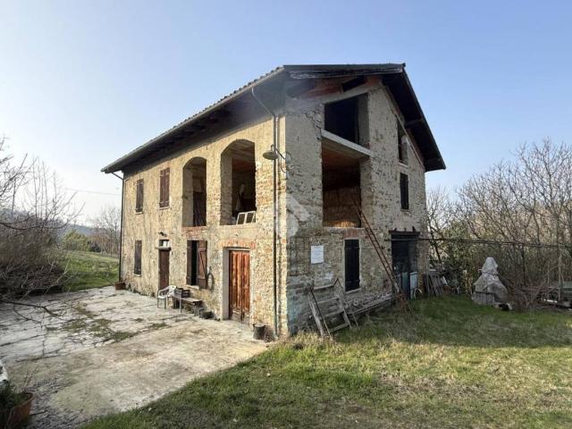 Casa indipendente in vendita a Cavatore AL