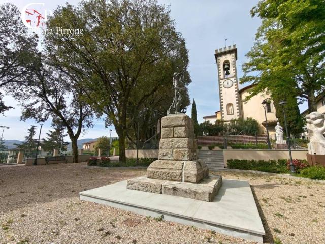 Casa indipendente in vendita a Cavriglia AR