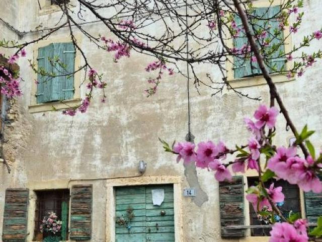 Casa indipendente in vendita a Cazzano di Tramigna VR