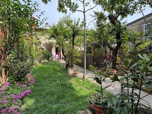 Casa indipendente in vendita a Cazzano di Tramigna VR