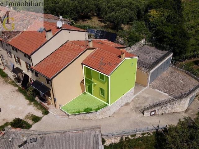 Casa indipendente in vendita a Cazzano di Tramigna VR