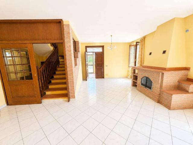 Casa indipendente in vendita a Cadeo PC