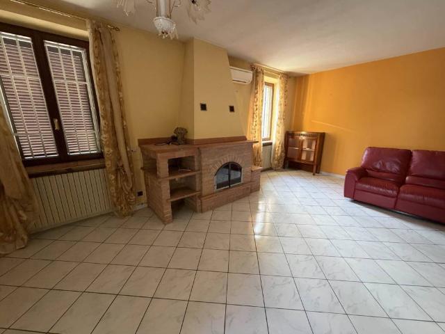 Casa indipendente in vendita a Cadeo PC