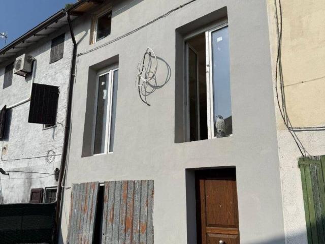 Casa indipendente in vendita a Cadelbosco di Sopra RE