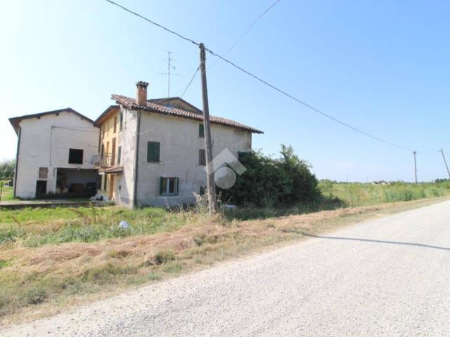 Casa indipendente in vendita a Cadelbosco di Sopra RE