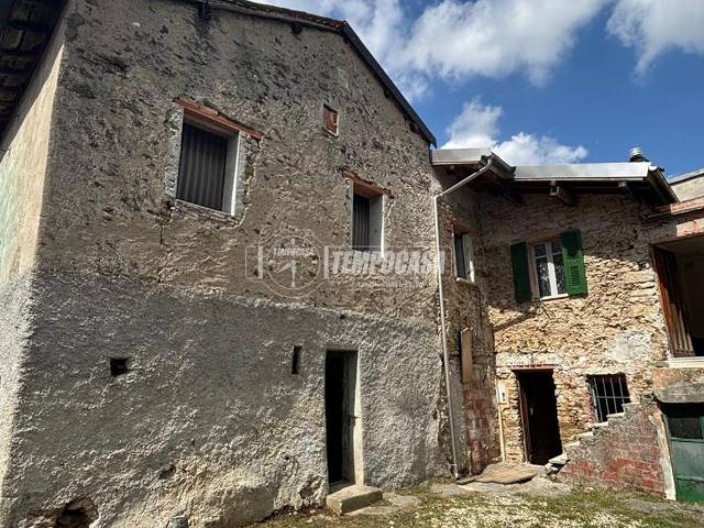 Casa indipendente in vendita a Cairo Montenotte SV