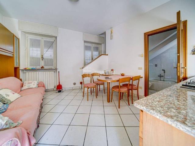 Casa indipendente in vendita a Cairate VA