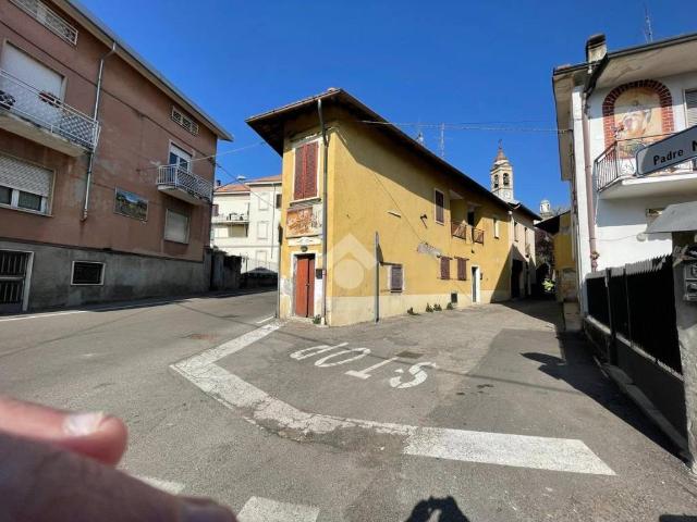 Casa indipendente in vendita a Cairate VA