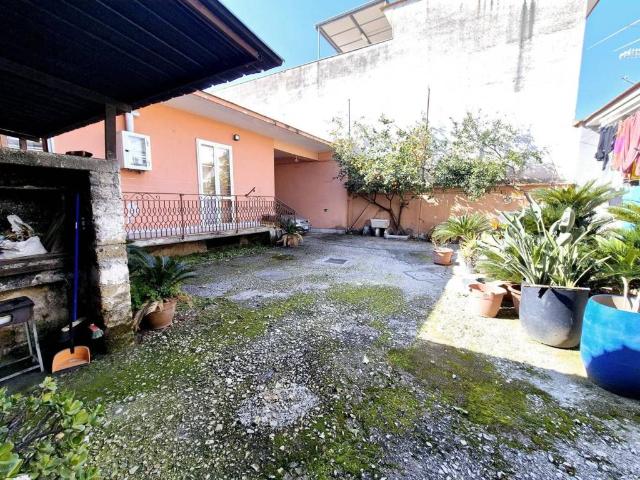 Casa indipendente in vendita a Caivano NA