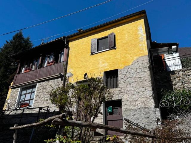 Casa indipendente in vendita a Calasca Castiglione VB