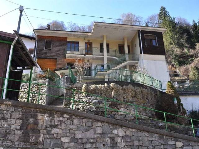 Casa indipendente in vendita a Calasca Castiglione VB