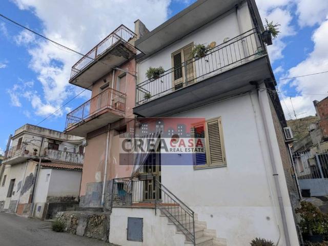 Casa indipendente in vendita a Calatabiano CT