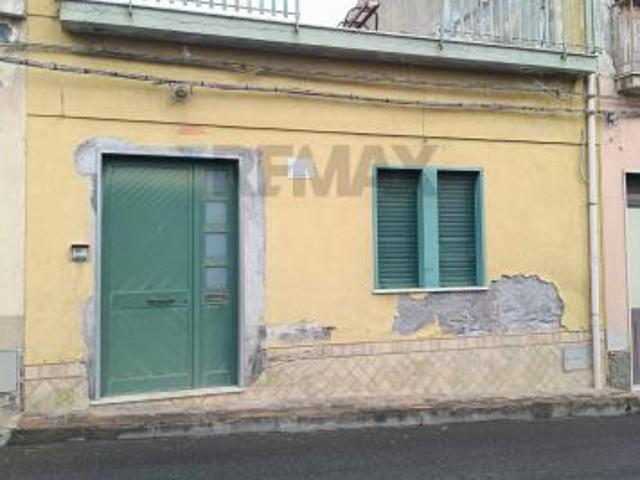 Casa Indipendente in vendita a Calatabiano, Lapide