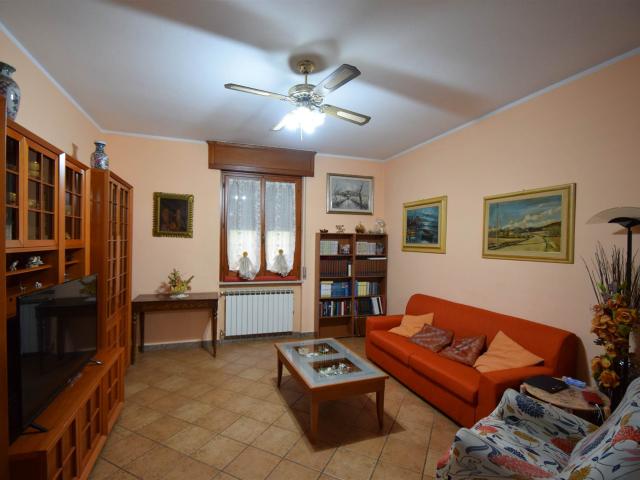 CASA INDIPENDENTE in VENDITA a CALENDASCO INCROCIATA di 7 vani