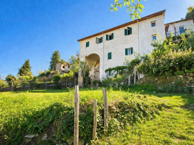 Casa indipendente in vendita a Calice al Cornoviglio SP
