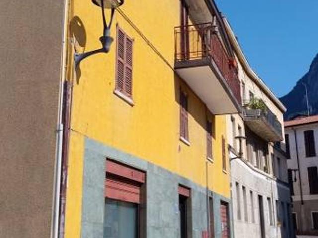 Casa indipendente in vendita a Calolziocorte