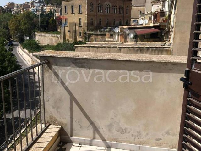 Casa indipendente in vendita a Caltagirone via Duca degli Abruzzi, 5