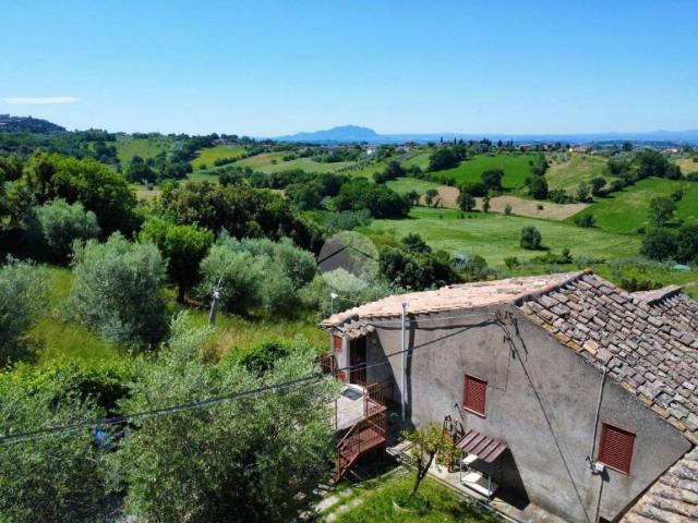 Casa indipendente in vendita a Calvi dell'Umbria TR