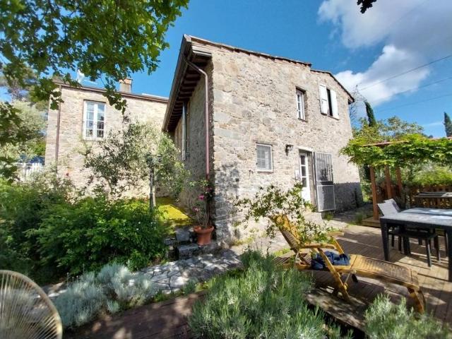 Casa indipendente in vendita a Camaiore