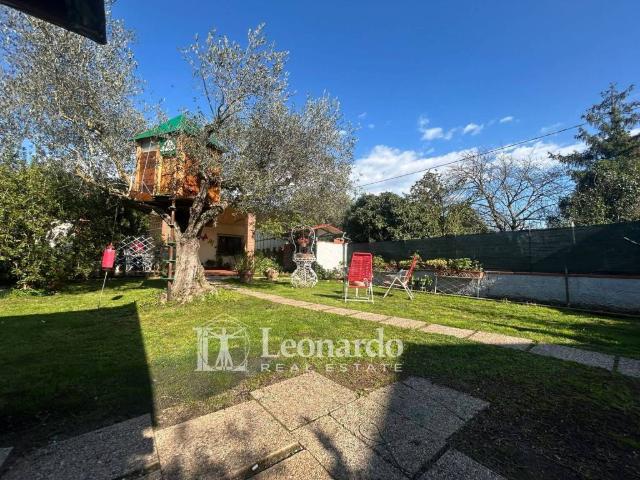 Casa indipendente in vendita a Camaiore LU