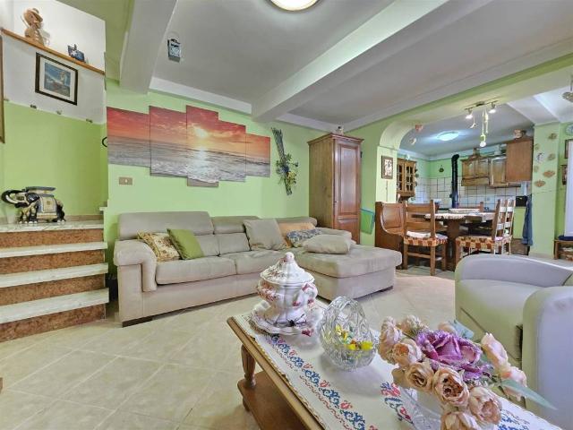 Casa indipendente in vendita a Camaiore LU