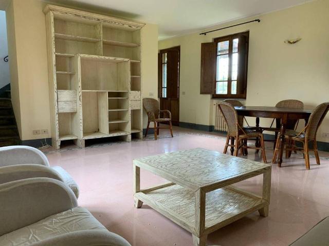 Casa indipendente in vendita a Camaiore LU