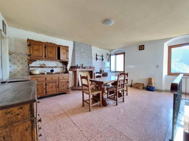 Casa indipendente in vendita a Camaiore LU
