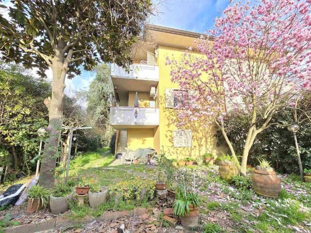 Casa indipendente in vendita a Camaiore LU