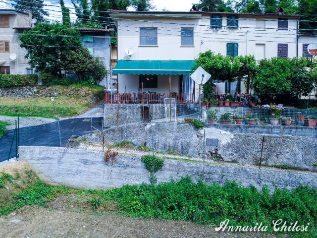 Casa indipendente in vendita a Camaiore LU