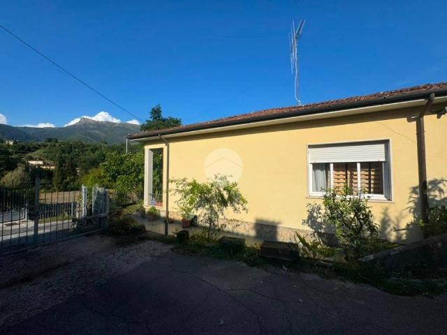 Casa indipendente in vendita a Camaiore LU