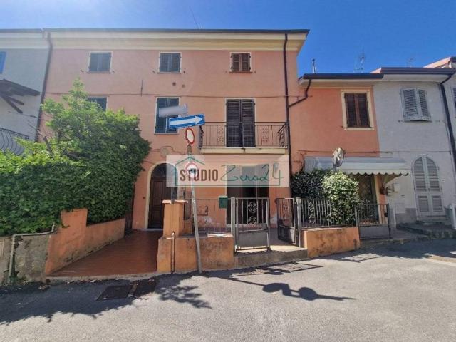 Casa indipendente in vendita a Camaiore LU