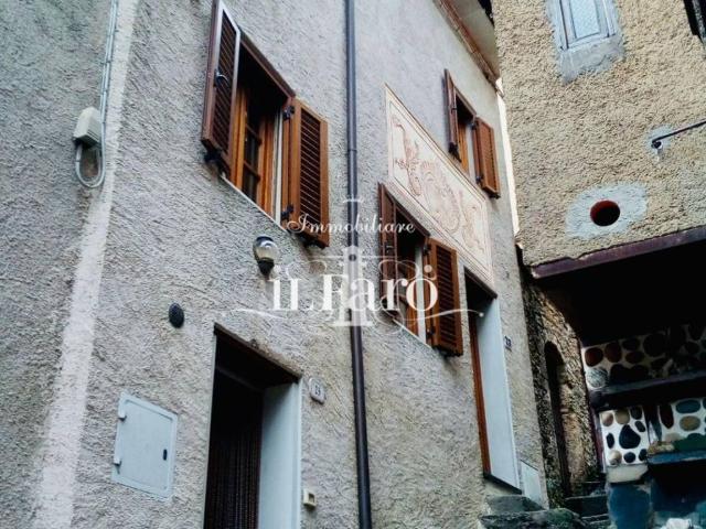 Casa indipendente in vendita a Camaiore LU