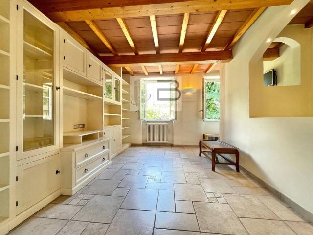 Casa indipendente in vendita a Camaiore LU