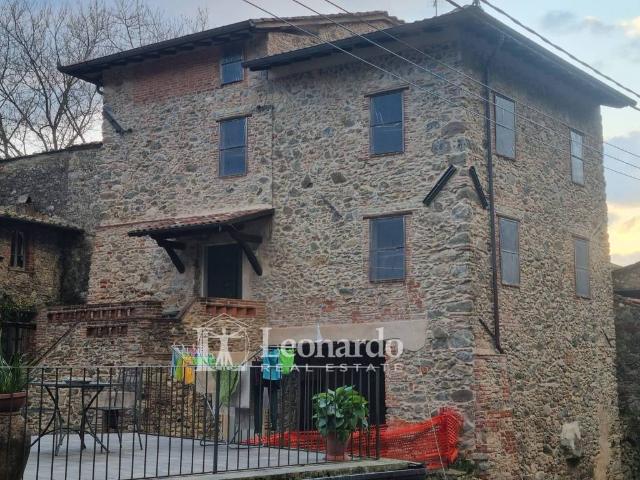 Casa indipendente in vendita a Camaiore LU