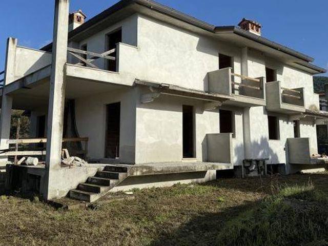 Casa indipendente in vendita a Camaiore LU